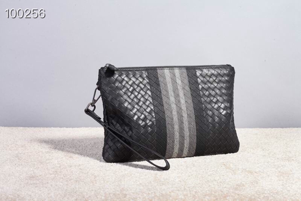 ボッテガヴェネタバッグ背面デザイン